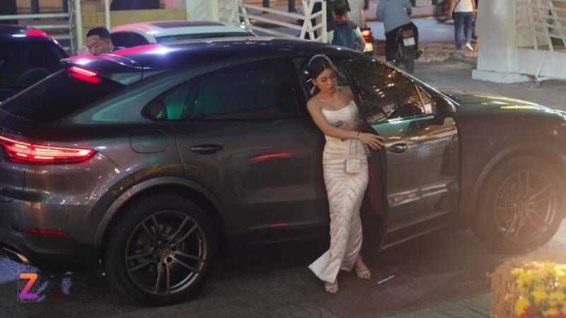 Top 9 Cầu Thủ Chơi Xe Sang: Biểu Tượng Của Đẳng Cấp Và Thành Công 2 Dang Van Lam Porsche Cayenne S Coupe